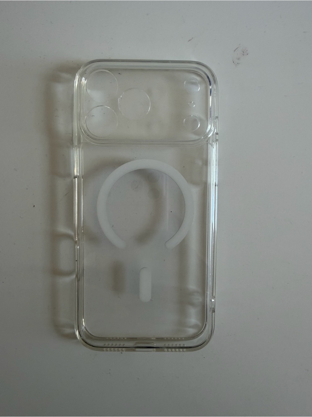 Clear iPhone 17 pro max magsafe case